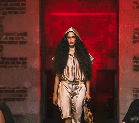 Tell The Truth LFW004 Hooded Vest